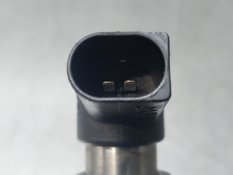 Recambio de inyector para volkswagen golf vi (5k1) 1.6 tdi referencia OEM IAM   