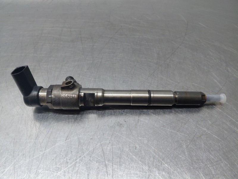 Recambio de inyector para volkswagen golf vi (5k1) 1.6 tdi referencia OEM IAM   
