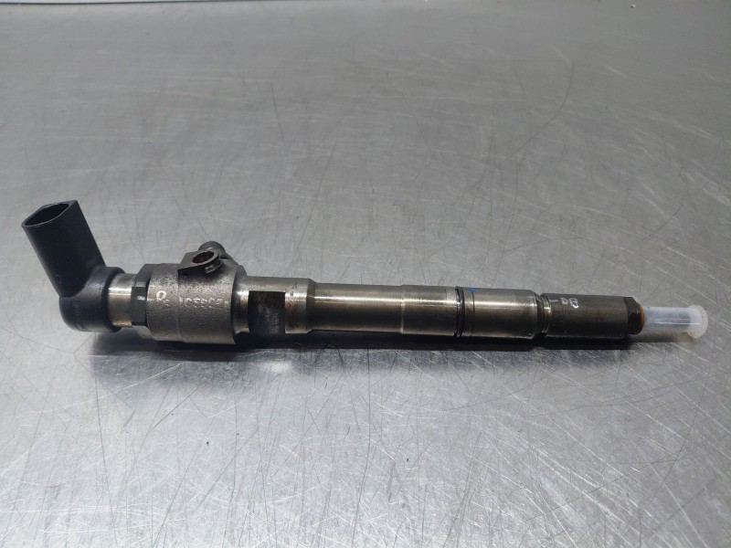 Recambio de inyector para volkswagen golf vi (5k1) 1.6 tdi referencia OEM IAM   