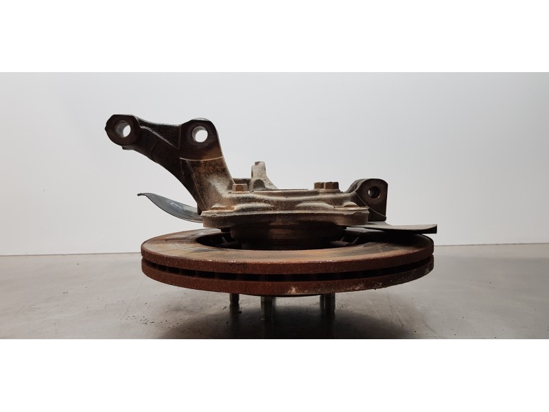 Recambio de mangueta delantera derecha para hyundai tucson essence bluedrive 2wd referencia OEM IAM 51716D7000  