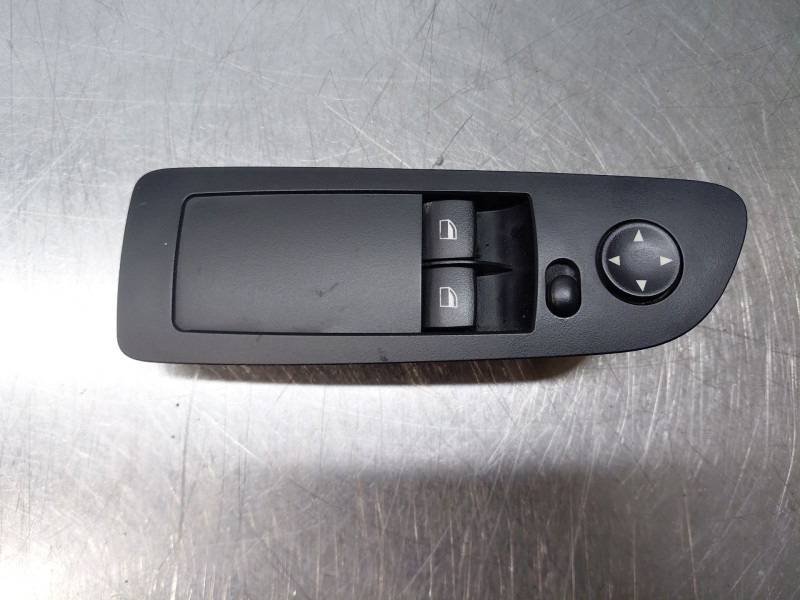 Recambio de mando elevalunas delantero izquierdo para bmw 1 coupé (e82) 120 d referencia OEM IAM   