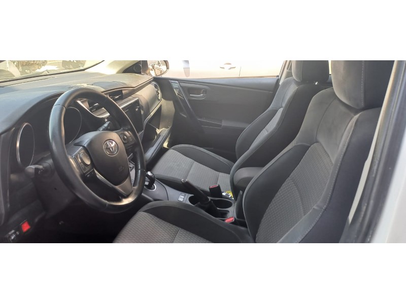 toyota auris touring sports (e18) del año 2018 toyota auris touring sports (e18) del año 2018