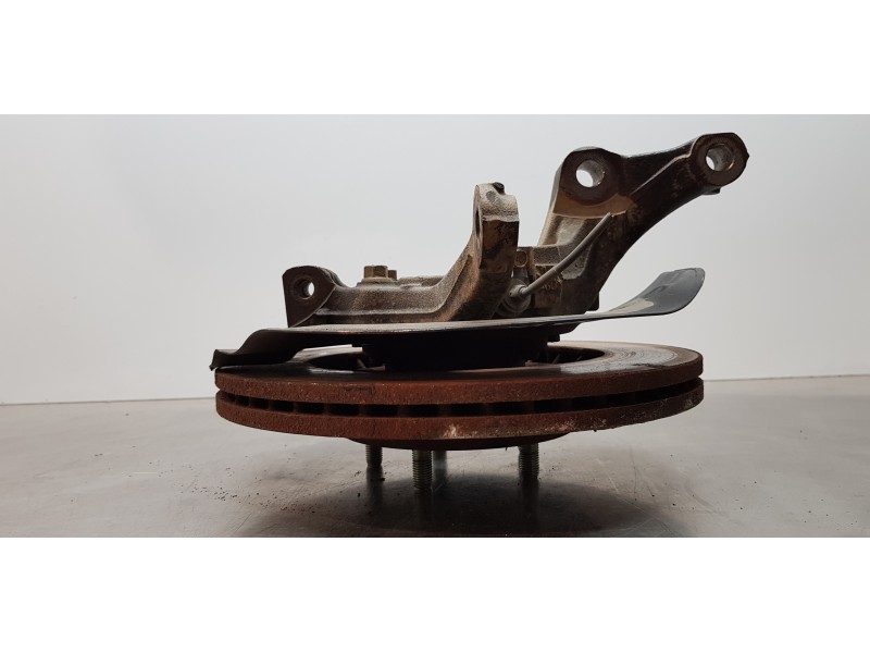 Recambio de mangueta delantera derecha para hyundai tucson essence bluedrive 2wd referencia OEM IAM 51716D7000  