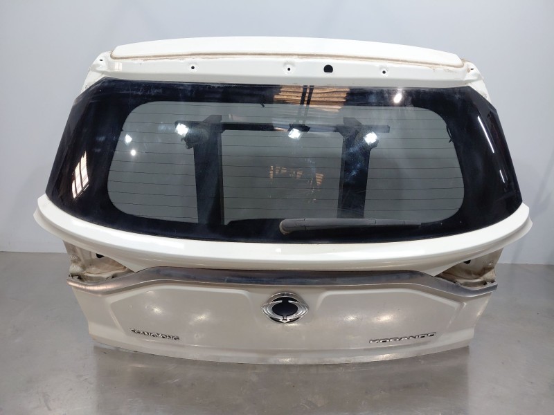 Recambio de porton trasero para ssangyong korando urban referencia OEM IAM   