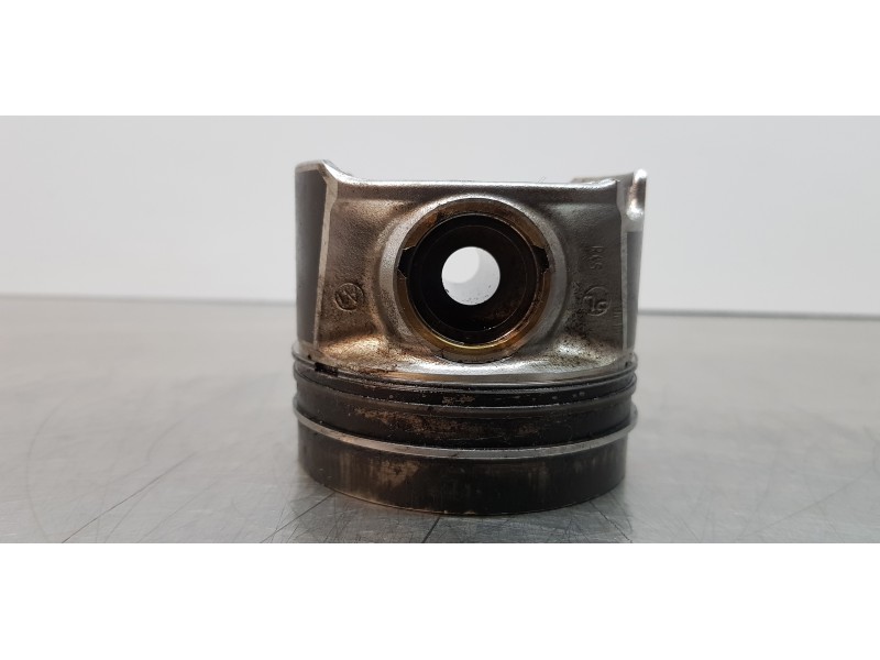 Recambio de piston para volkswagen caddy furgón/kombi furgón 4motion bmt referencia OEM IAM 04L107065A  