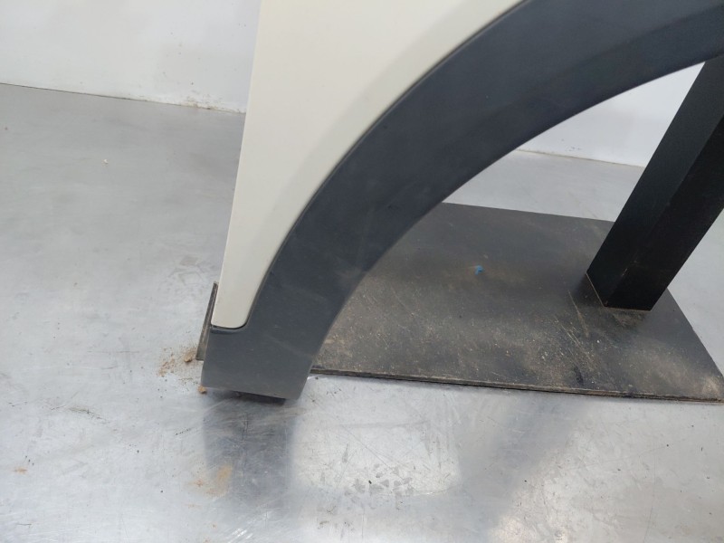 Recambio de aleta delantera derecha para ssangyong korando urban referencia OEM IAM   