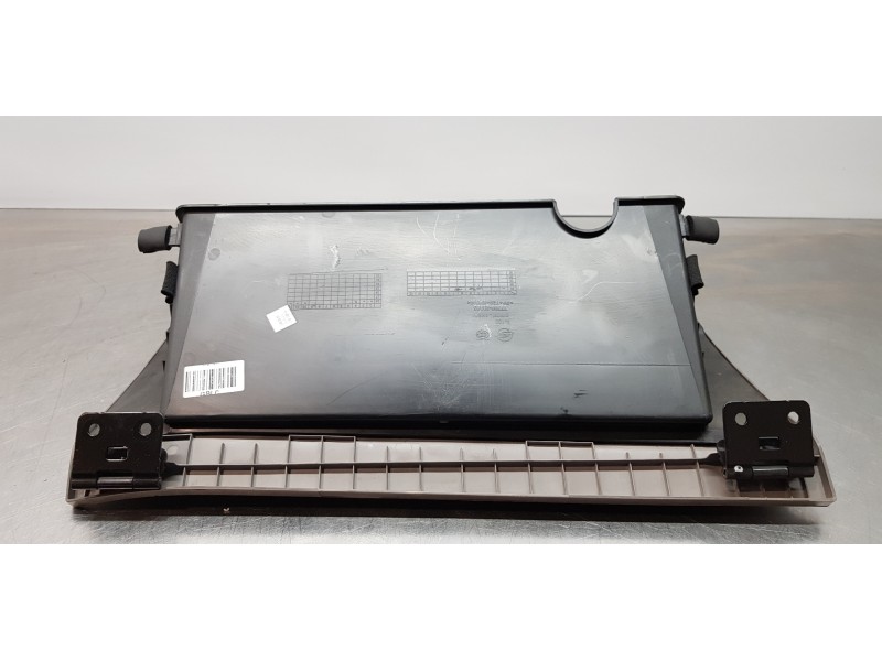 Recambio de guantera para ssangyong rodius xdi limited referencia OEM IAM 7770021100 7770021100ACO 