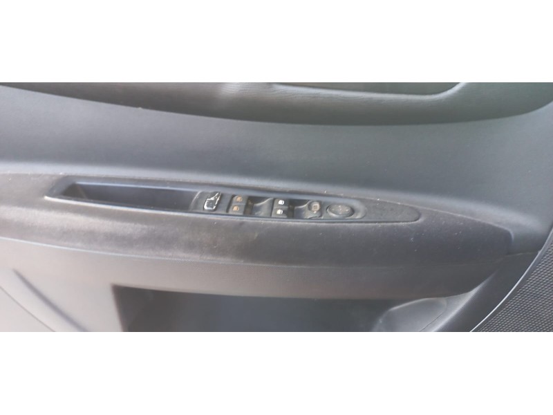 citroen c4 berlina del año 2006