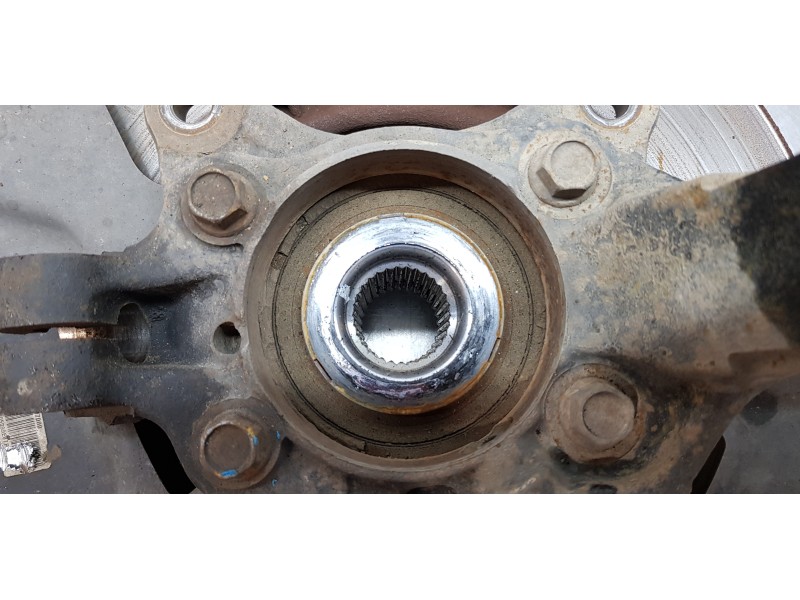 Recambio de mangueta delantera derecha para hyundai tucson essence bluedrive 2wd referencia OEM IAM 51716D7000  