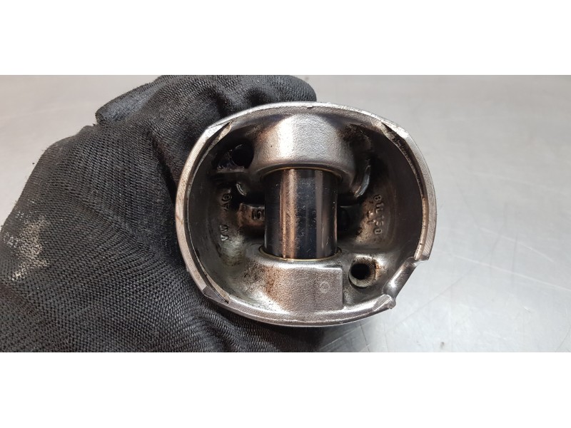 Recambio de piston para volkswagen caddy furgón/kombi furgón 4motion bmt referencia OEM IAM 04L107065A  