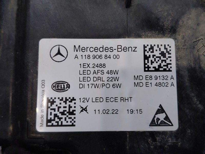 Recambio de faro derecho para mercedes-benz clase cla (w118) sedan referencia OEM IAM   