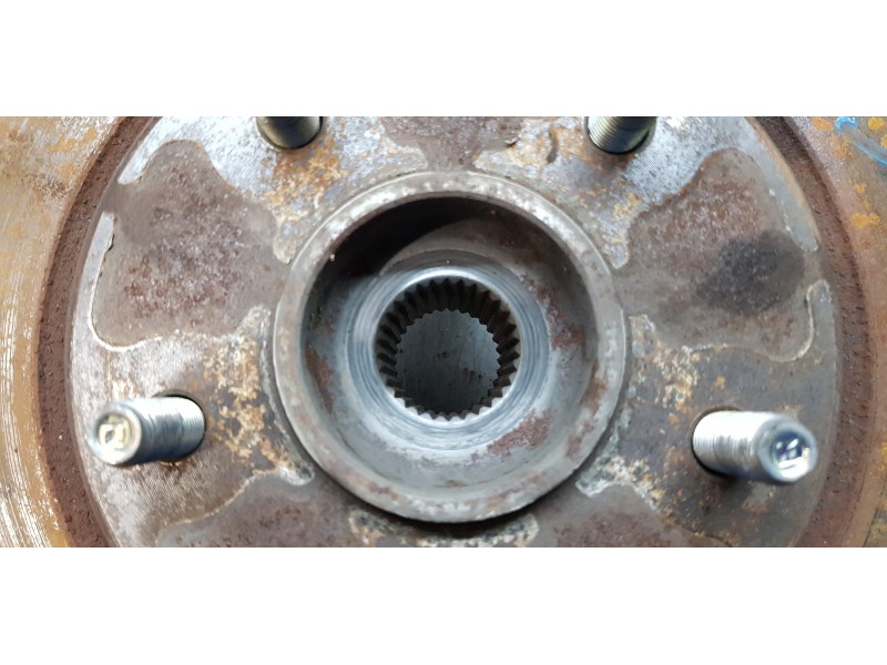 Recambio de mangueta delantera derecha para hyundai tucson essence bluedrive 2wd referencia OEM IAM 51716D7000  