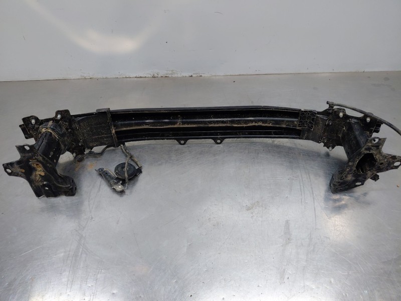 Recambio de refuerzo paragolpes delantero para toyota yaris cross mpx style referencia OEM IAM   