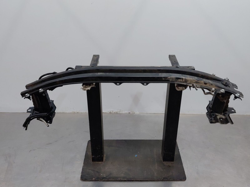 Recambio de refuerzo paragolpes delantero para toyota yaris cross mpx style referencia OEM IAM   
