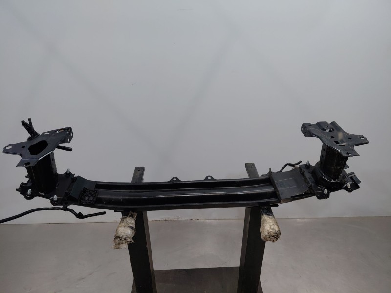Recambio de refuerzo paragolpes delantero para toyota yaris cross mpx style referencia OEM IAM   