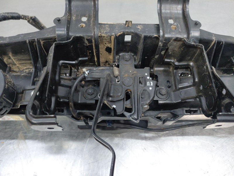 Recambio de panel frontal para toyota yaris cross mpx style referencia OEM IAM   