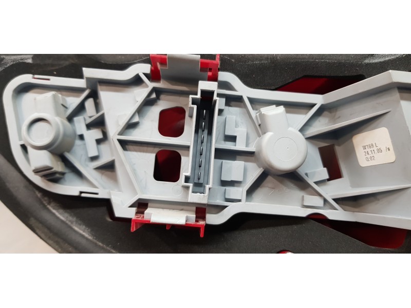 Recambio de piloto trasero izquierdo para mercedes clase a (w169) a 150 (169.031) referencia OEM IAM A1698200364   Recambio de piloto trasero izquierdo para mercedes clase a (w169) a 150 (169.031) referencia OEM IAM A1698200364