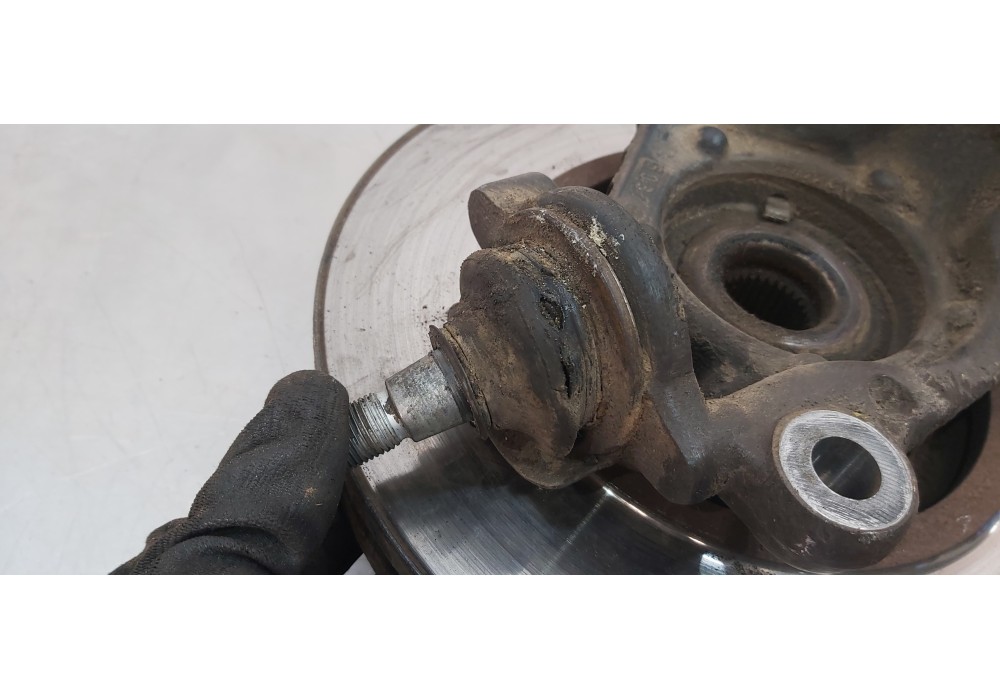 Recambio de mangueta delantera izquierda para ford transit kastenwagen (ttg) 350 l2 ambiente referencia OEM IAM 2350086 BK213K18