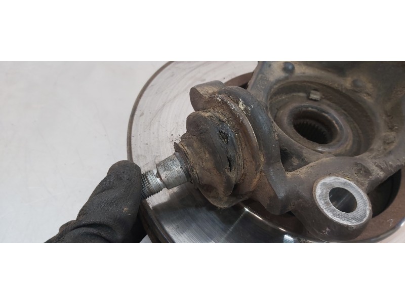 Recambio de mangueta delantera izquierda para ford transit kastenwagen (ttg) 350 l2 ambiente referencia OEM IAM 2350086 BK213K18