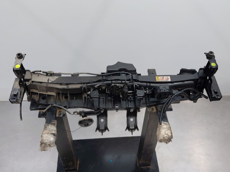 Recambio de travesaño superior para toyota yaris cross mpx style referencia OEM IAM   