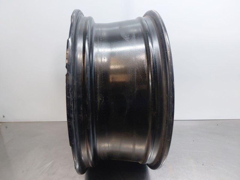 Recambio de llanta para toyota yaris cross mpx style referencia OEM IAM   
