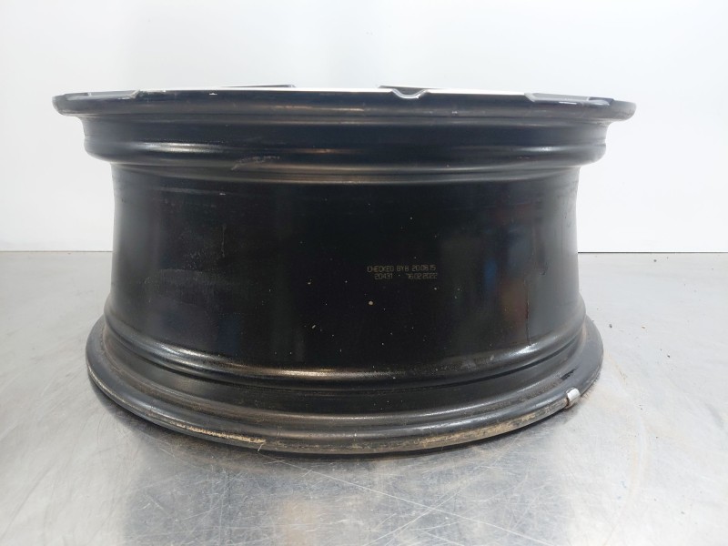 Recambio de llanta para toyota yaris cross mpx style referencia OEM IAM   