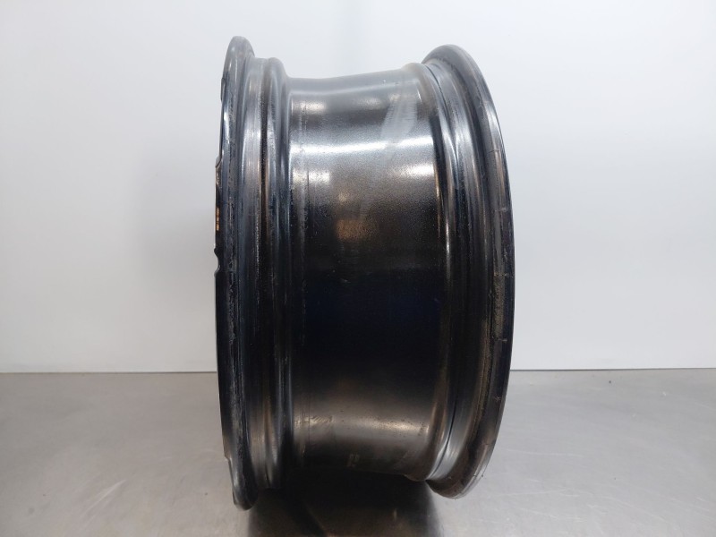 Recambio de llanta para toyota yaris cross mpx style referencia OEM IAM   
