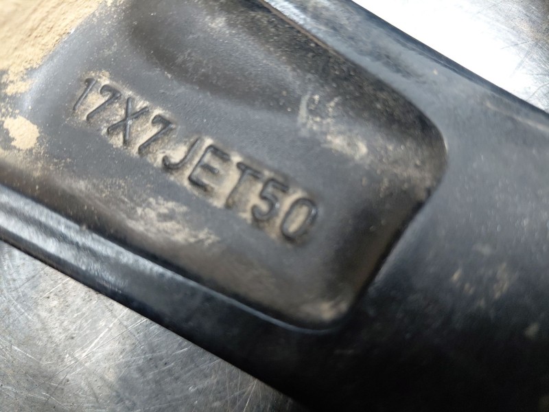 Recambio de llanta para toyota yaris cross mpx style referencia OEM IAM   