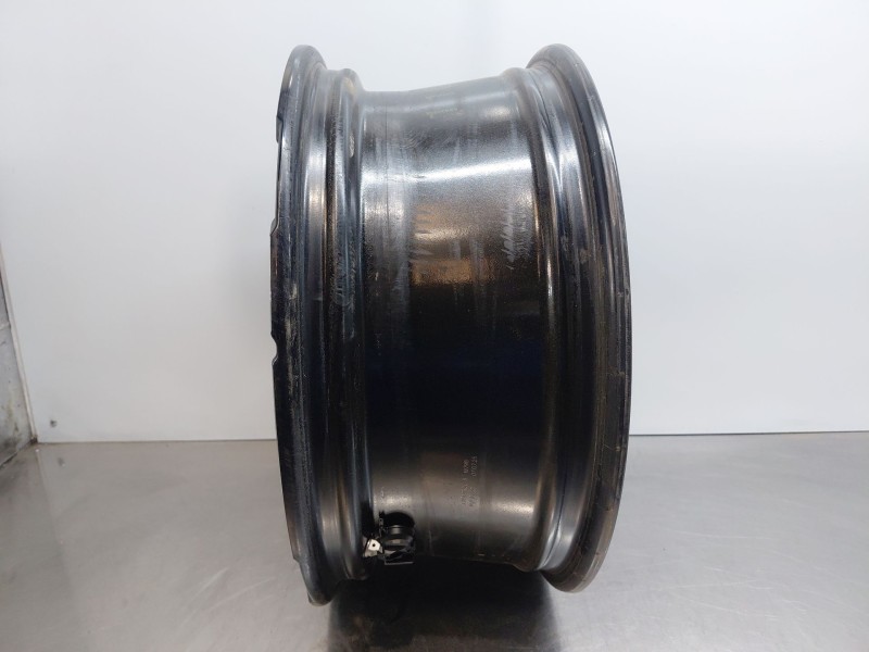 Recambio de llanta para toyota yaris cross mpx style referencia OEM IAM   
