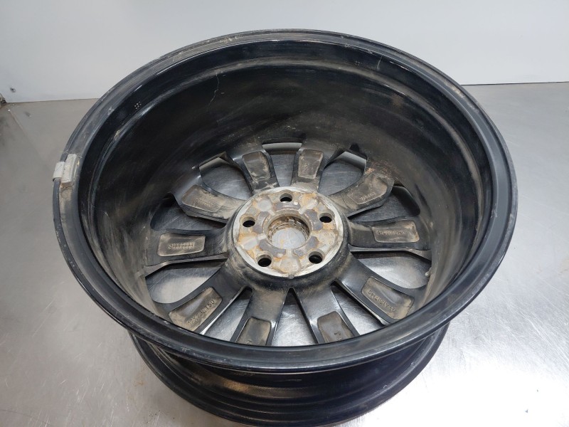 Recambio de llanta para toyota yaris cross mpx style referencia OEM IAM   
