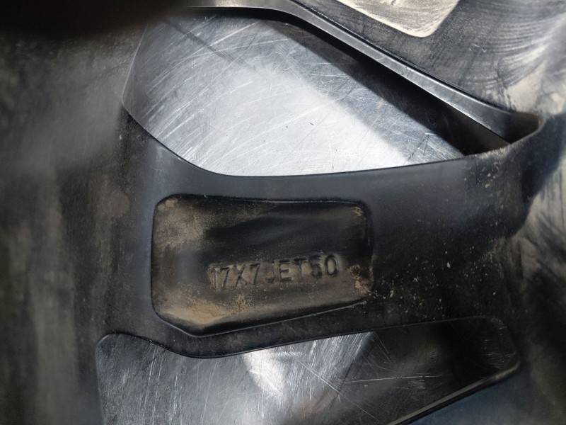 Recambio de llanta para toyota yaris cross mpx style referencia OEM IAM   