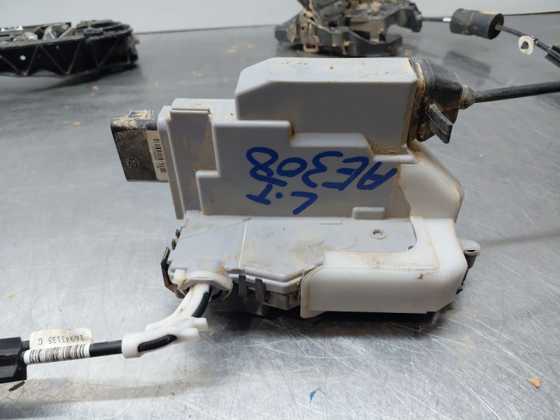 Recambio de cerradura puerta lateral izquierda para peugeot rifter active pack referencia OEM IAM   