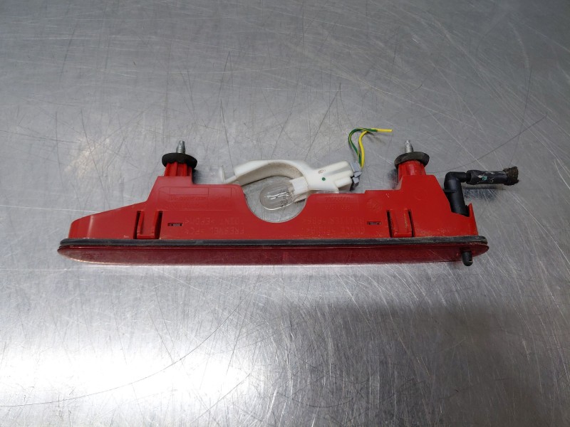 Recambio de luz central de freno para peugeot rifter active pack referencia OEM IAM   