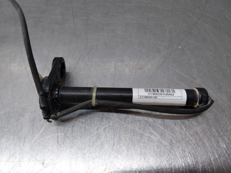 Recambio de bisagra capot para mercedes-benz clase cla (w118) sedan referencia OEM IAM A1779062301  