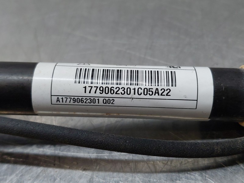 Recambio de bisagra capot para mercedes-benz clase cla (w118) sedan referencia OEM IAM A1779062301  