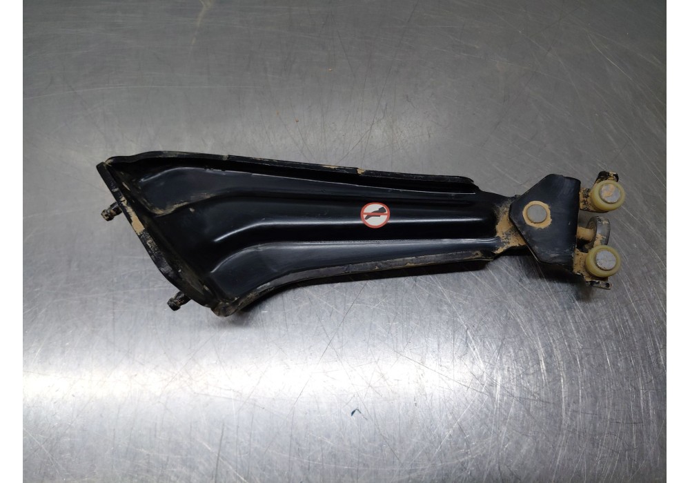 Recambio de soporte / guia puerta corredera para peugeot rifter active pack referencia OEM IAM 9816964980  
