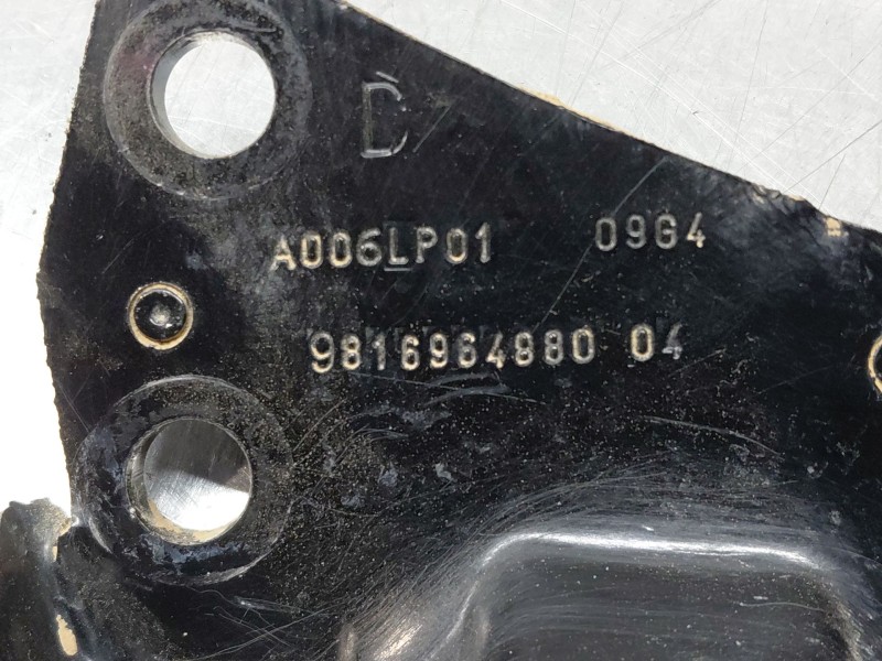 Recambio de soporte / guia puerta corredera para peugeot rifter active pack referencia OEM IAM 9816964980  