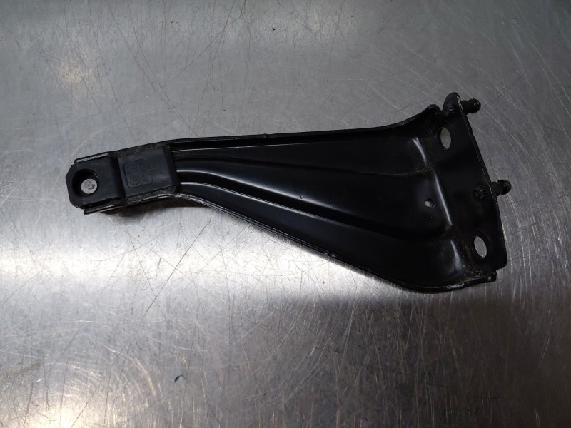 Recambio de soporte / guia puerta corredera para peugeot rifter active pack referencia OEM IAM 9832848280  