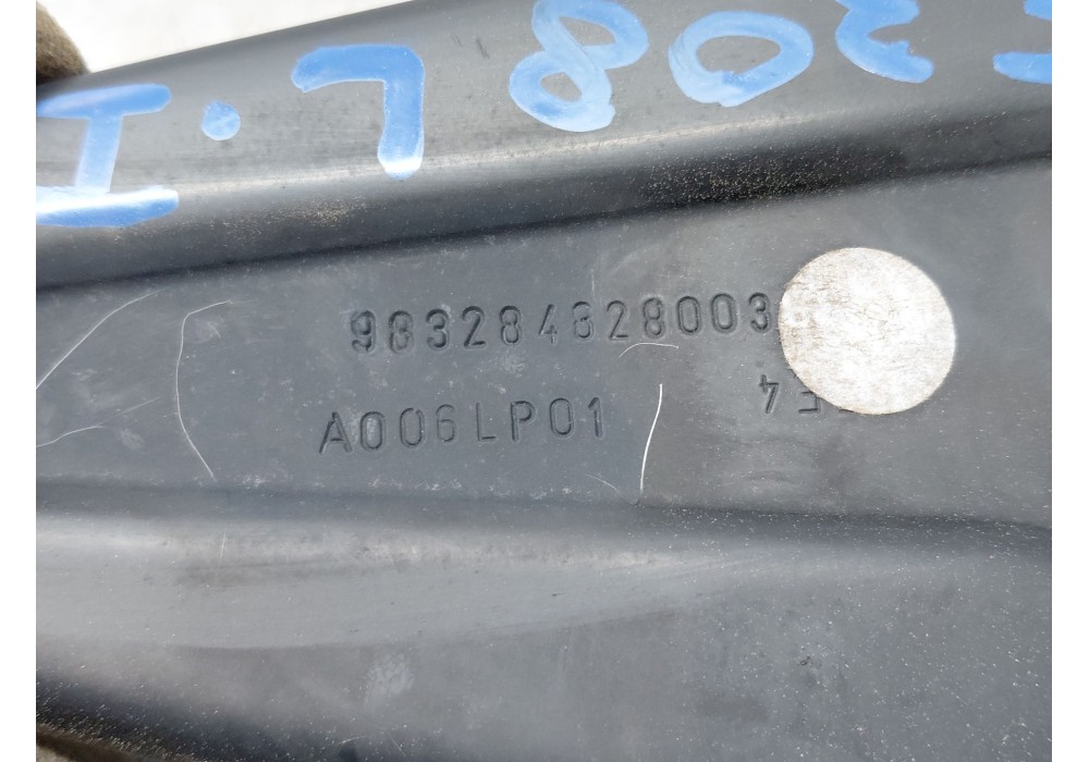 Recambio de soporte / guia puerta corredera para peugeot rifter active pack referencia OEM IAM 9832848280  