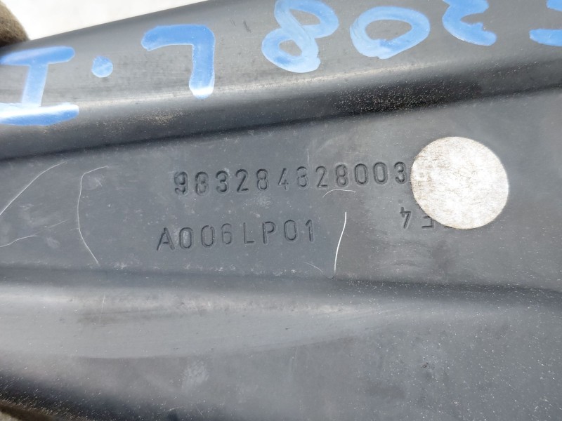 Recambio de soporte / guia puerta corredera para peugeot rifter active pack referencia OEM IAM 9832848280  