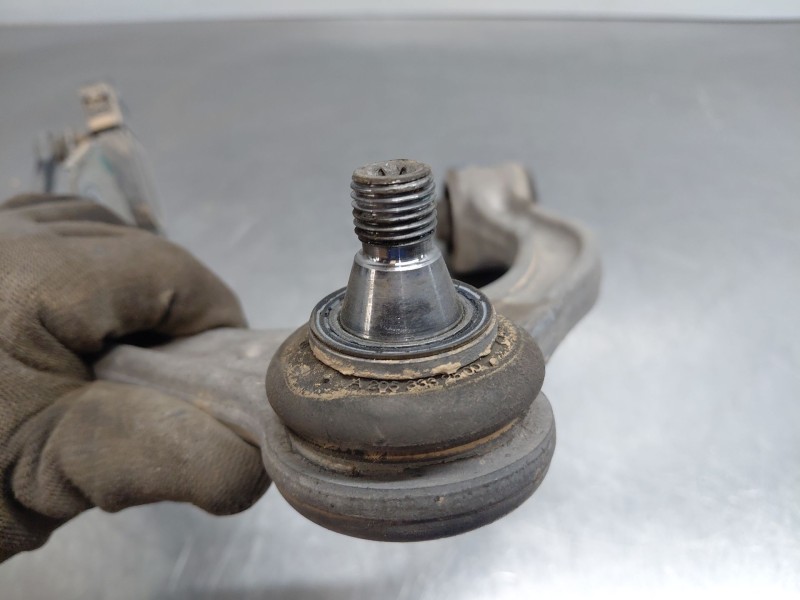 Recambio de brazo suspension superior delantero derecho para mercedes-benz clase e (w213) elegance referencia OEM IAM   