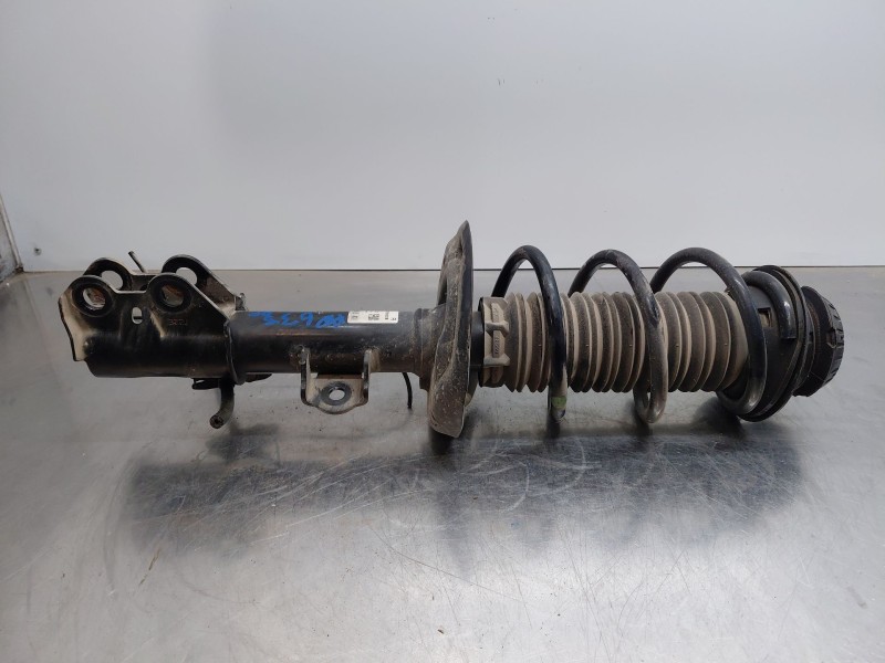 Recambio de amortiguador delantero derecho para toyota yaris cross mpx style referencia OEM IAM   
