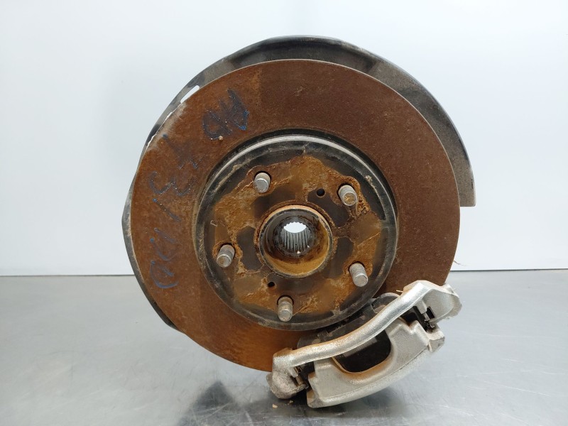 Recambio de mangueta delantera derecha para toyota yaris cross mpx style referencia OEM IAM   