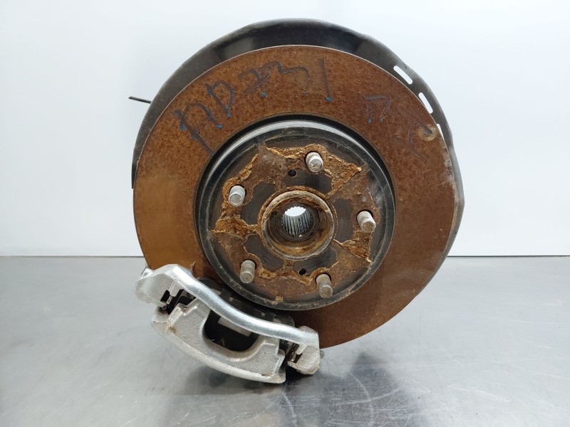 Recambio de mangueta delantera izquierda para toyota yaris cross mpx style referencia OEM IAM   