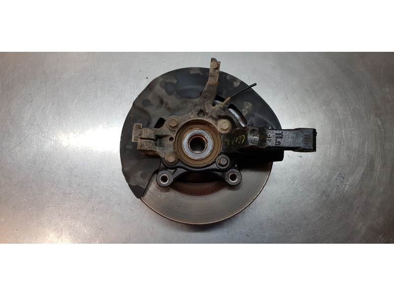 Recambio de mangueta delantera izquierda para hyundai tucson essence bluedrive 2wd referencia OEM IAM 51715D7000  