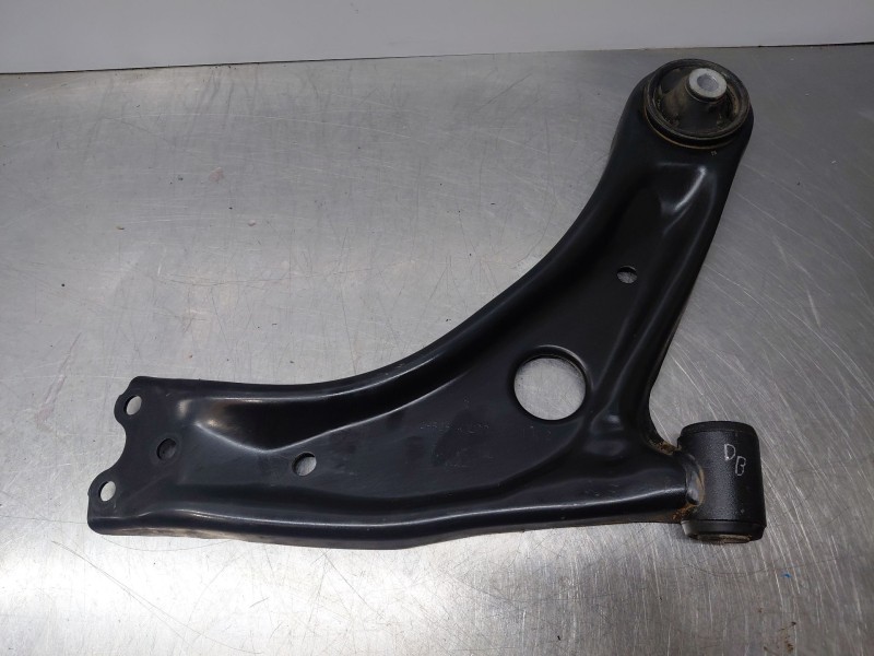 Recambio de brazo suspension inferior delantero derecho para toyota yaris cross mpx style referencia OEM IAM   