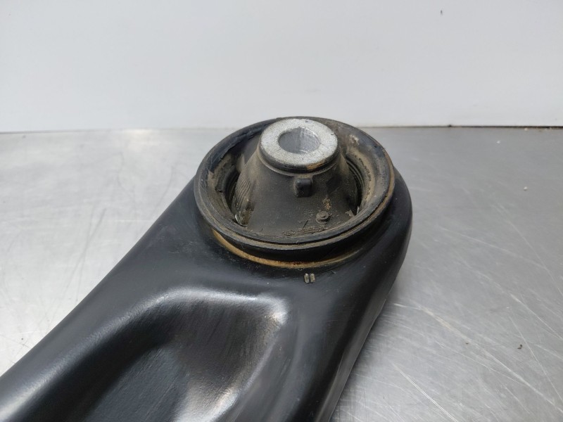 Recambio de brazo suspension inferior delantero derecho para toyota yaris cross mpx style referencia OEM IAM   