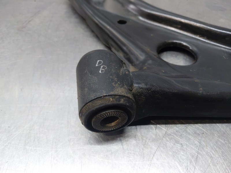 Recambio de brazo suspension inferior delantero izquierdo para toyota yaris cross mpx style referencia OEM IAM   