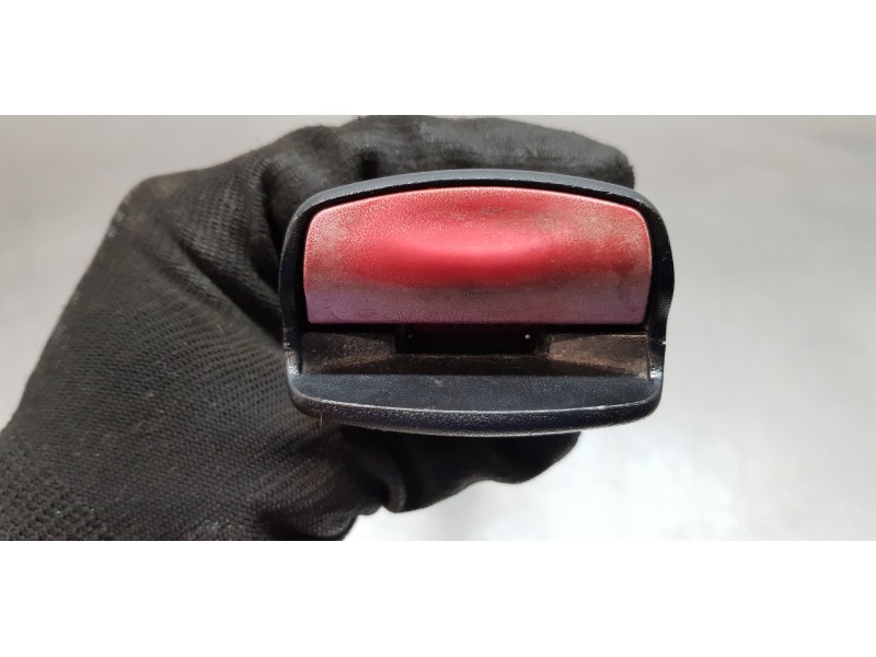 Recambio de enganche del cinturon delantero der para renault laguna grandtour iii authentique referencia OEM IAM 868430001R   Recambio de enganche del cinturon delantero der para renault laguna grandtour iii authentique referencia OEM IAM 868430001R