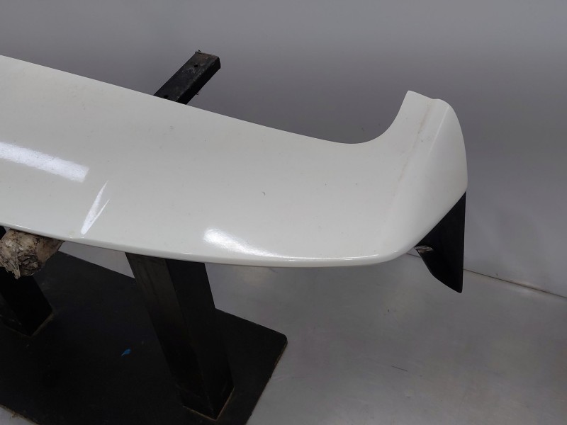 Recambio de aleron trasero para ssangyong korando urban referencia OEM IAM   